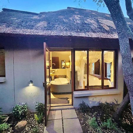 10 Raptors Lodge Hoedspruit Eksteriør billede
